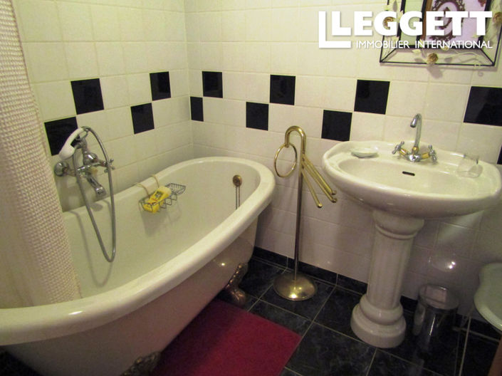 Image No.9-Maison de 6 chambres à vendre à Neuville-sur-Sarthe