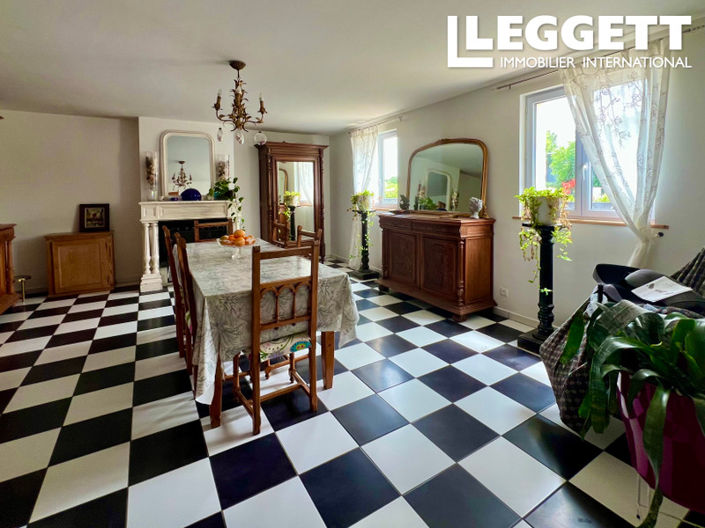 Image No.5-9 Bed House for sale