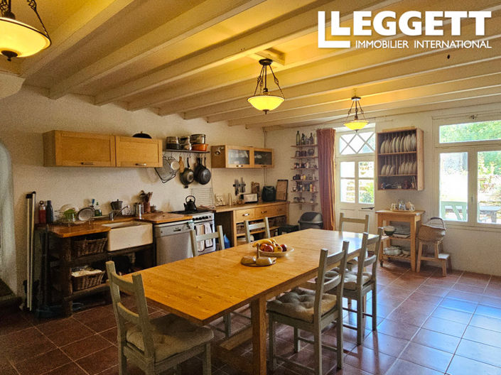 Image No.4-6 Bed House for sale