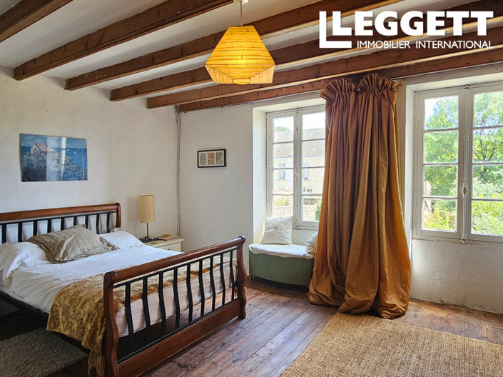 Image No.5-6 Bed House for sale