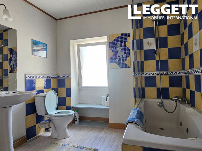 Image No.7-6 Bed House for sale