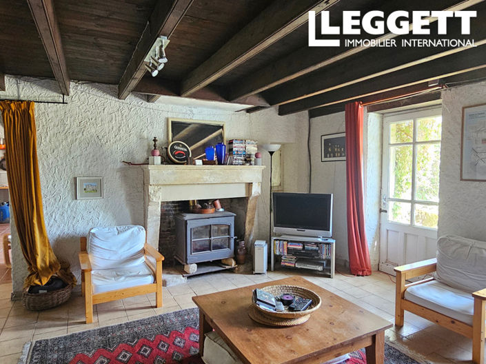 Image No.8-6 Bed House for sale