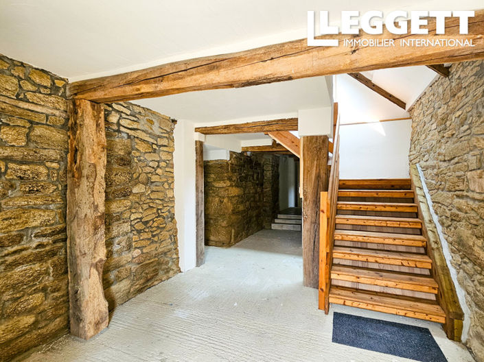 Image No.10-6 Bed House for sale