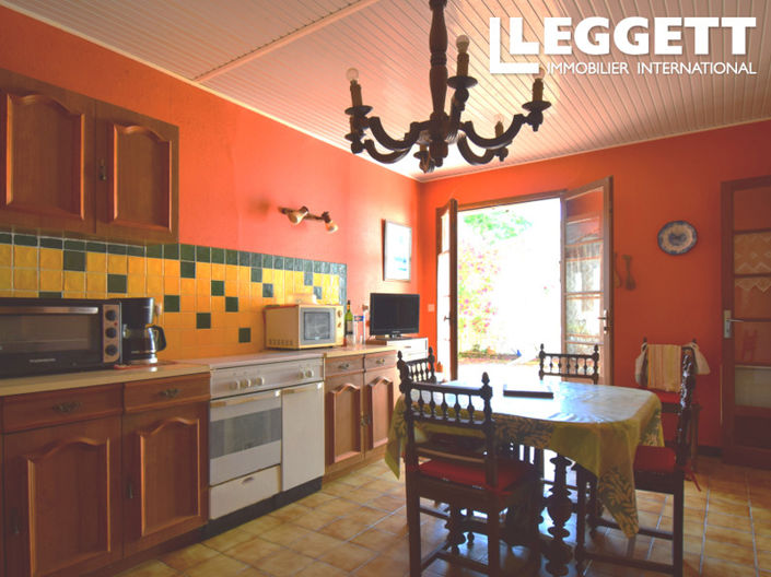 Image No.4-6 Bed House for sale