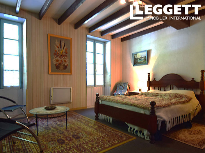 Image No.6-6 Bed House for sale