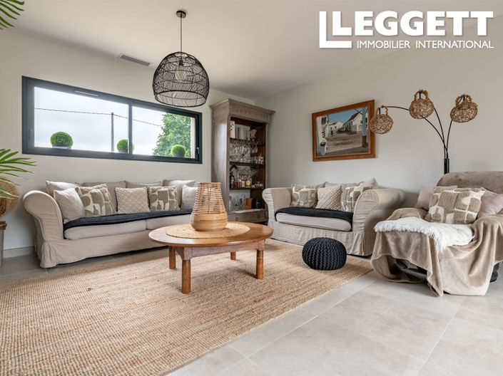 Image No.8-4 Bed House for sale