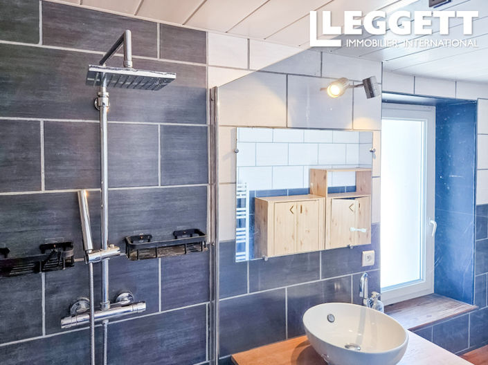 Image No.8-3 Bed House for sale