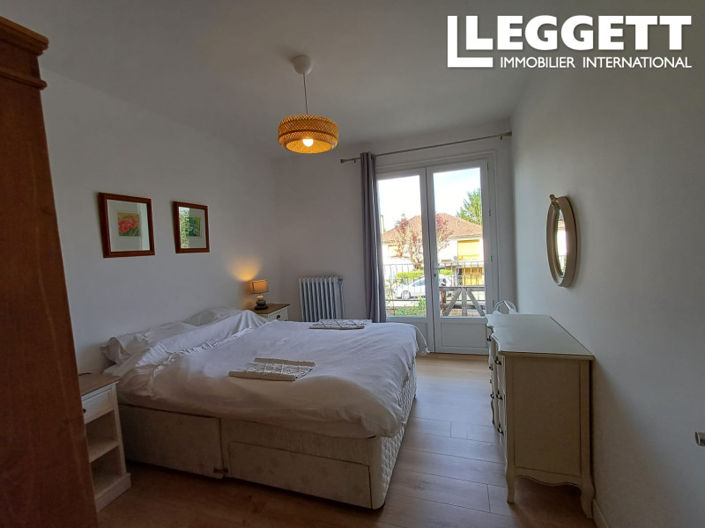 Image No.6-5 Bed House for sale