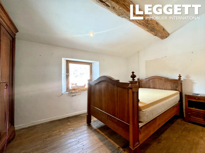 Image No.10-3 Bed House for sale