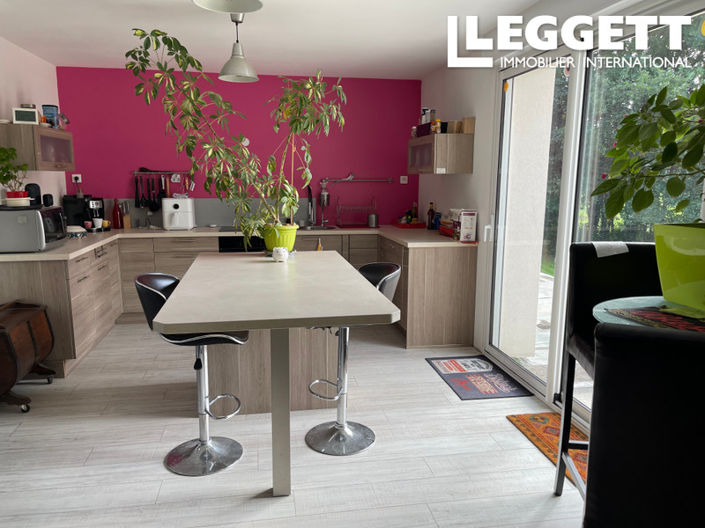 Image No.2-3 Bed House for sale