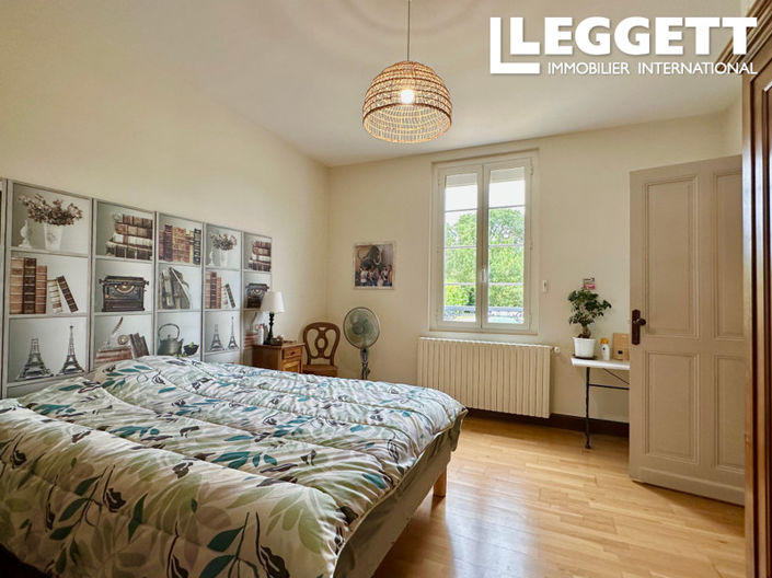 Image No.6-5 Bed House for sale