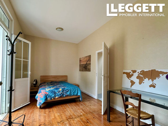 Image No.8-5 Bed House for sale