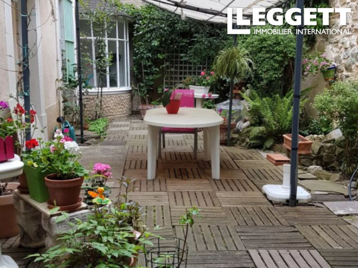 Image No.1-8 Bed House for sale