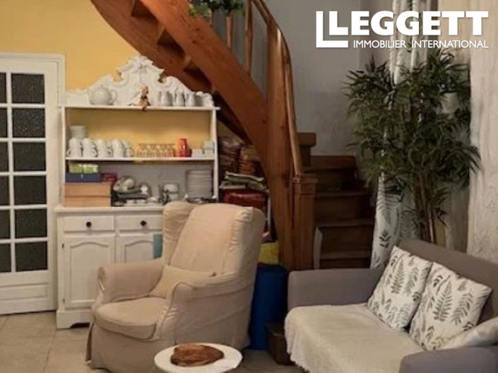 Image No.5-8 Bed House for sale