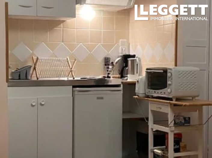 Image No.6-8 Bed House for sale