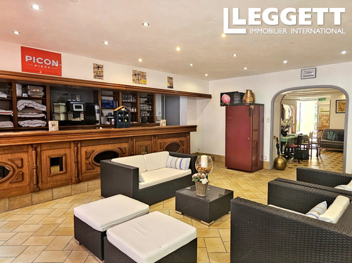 Image No.6-8 Bed House for sale