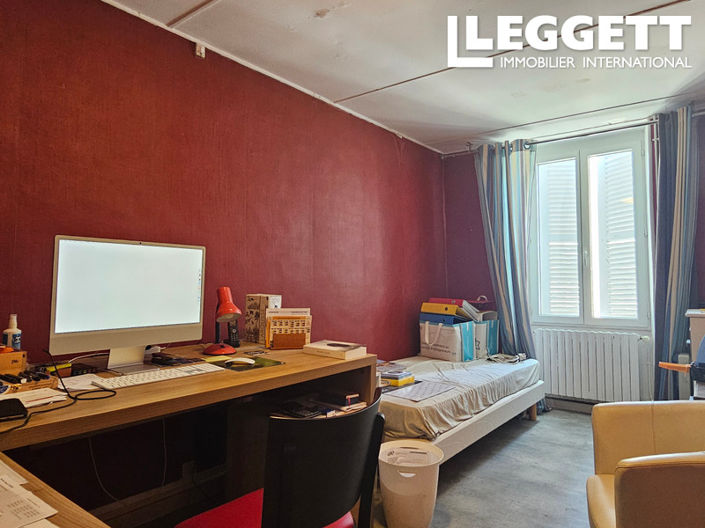 Image No.7-8 Bed House for sale