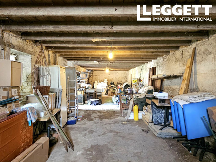 Image No.9-8 Bed House for sale