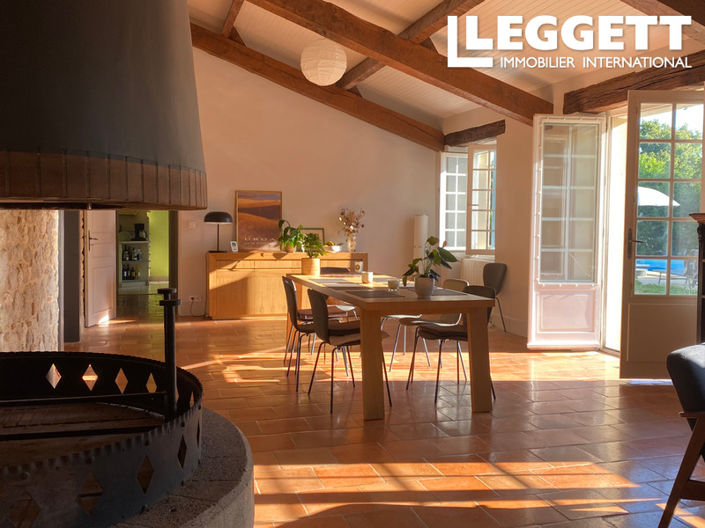 Image No.2-4 Bed House for sale