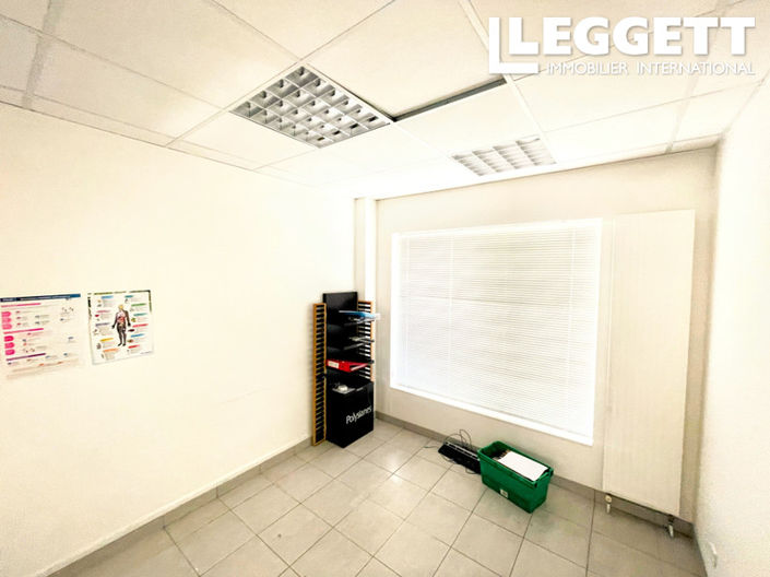 Image No.4-3 Bed Commercial for sale