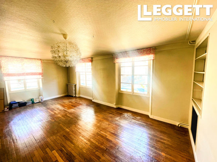 Image No.6-3 Bed Commercial for sale