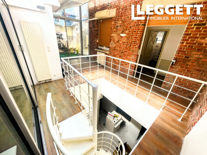 Image No.8-3 Bed Commercial for sale