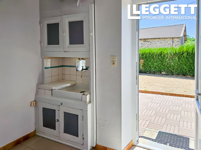 Image No.8-5 Bed House for sale