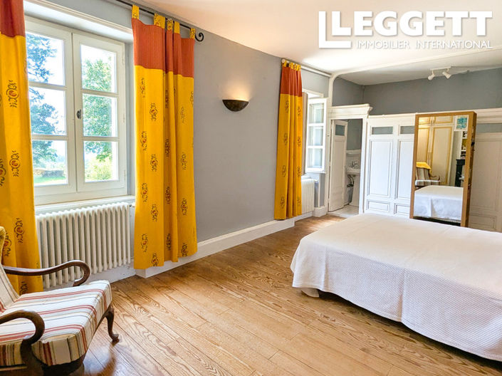 Image No.6-14 Bed House for sale