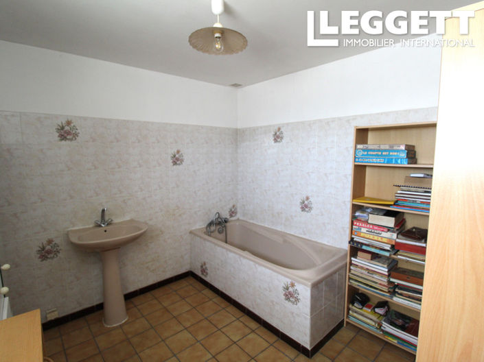 Image No.10-2 Bed House for sale