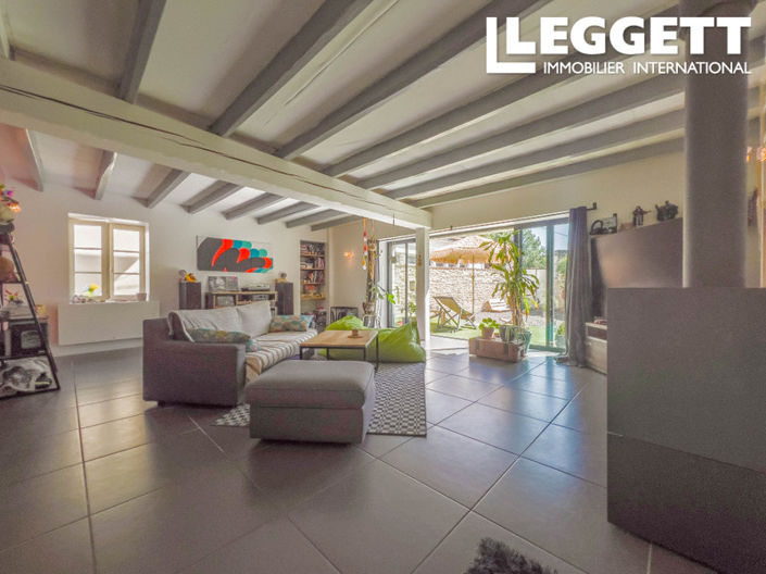 Image No.2-4 Bed House for sale