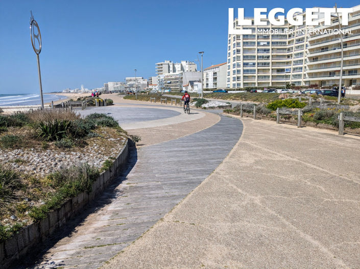 Image No.4-2 Bed House for sale