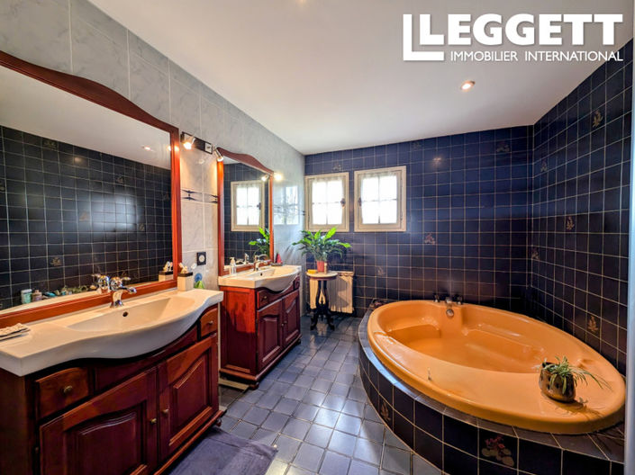 Image No.7-4 Bed House for sale