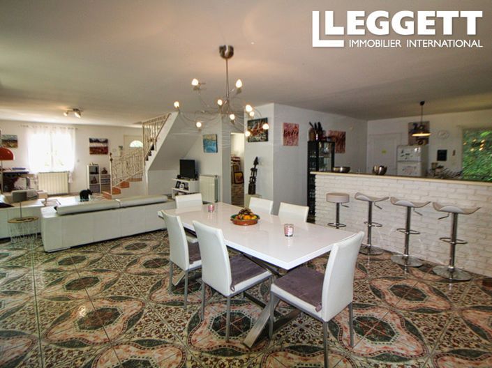 Image No.5-5 Bed House for sale