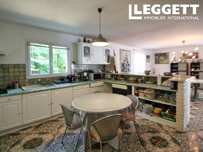 Image No.6-5 Bed House for sale