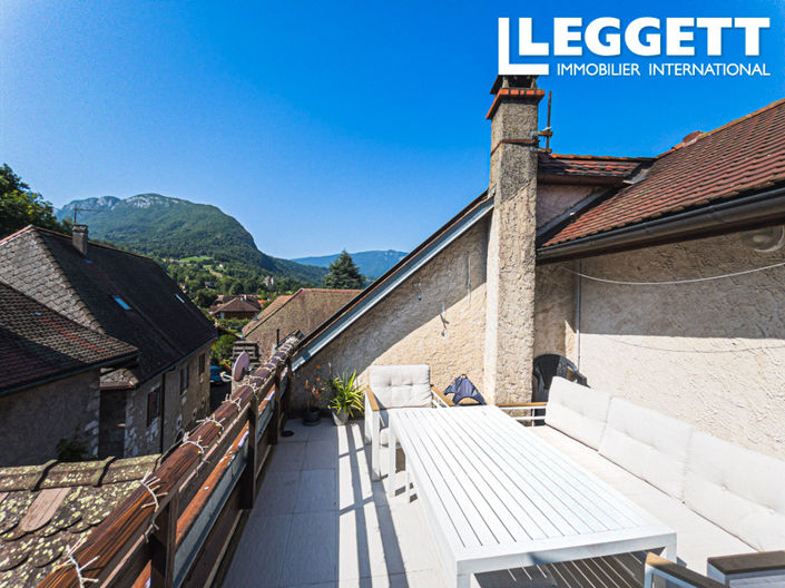 Image No.10-3 Bed House for sale