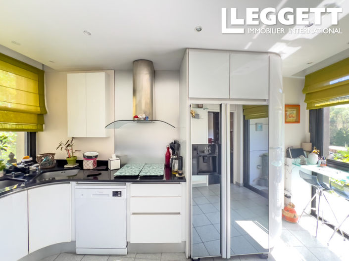 Image No.10-2 Bed Apartment for sale