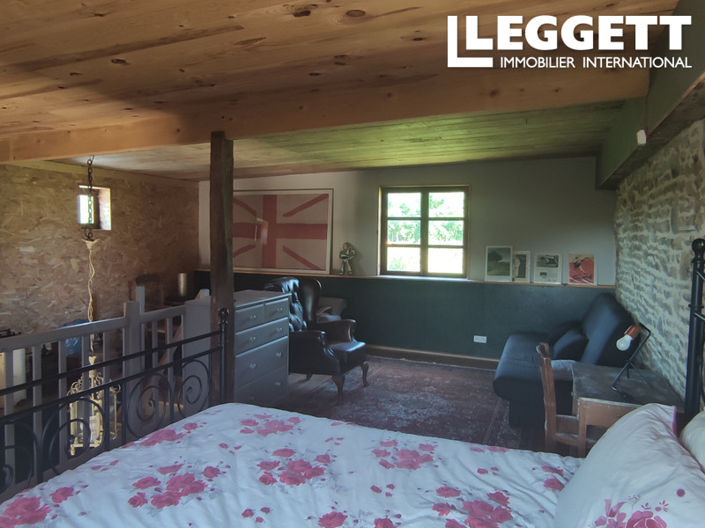 Image No.10-5 Bed House for sale