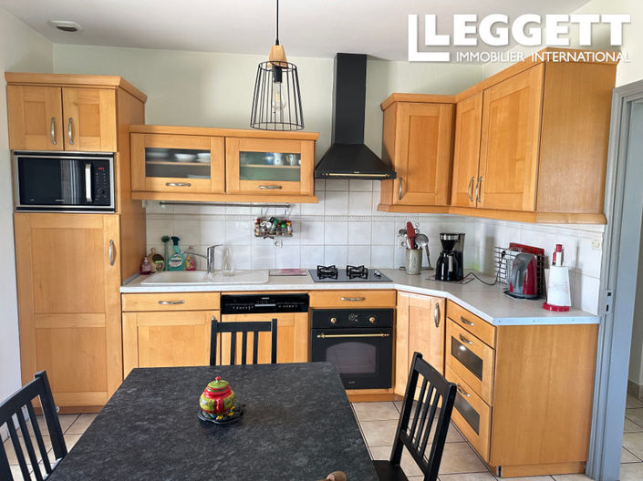 Image No.7-4 Bed House for sale