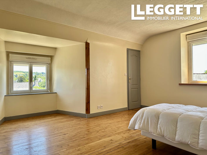 Image No.8-4 Bed House for sale