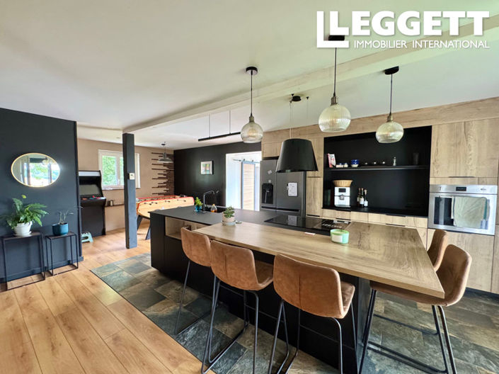 Image No.5-5 Bed House for sale