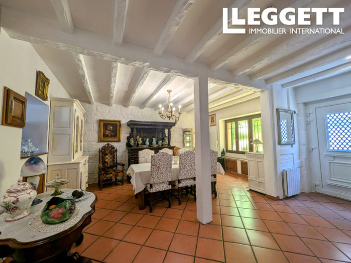 Image No.2-4 Bed House for sale