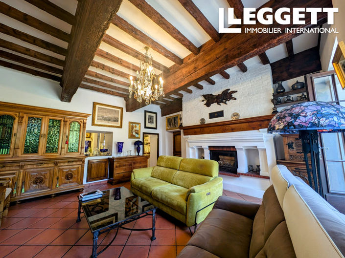 Image No.1-4 Bed House for sale