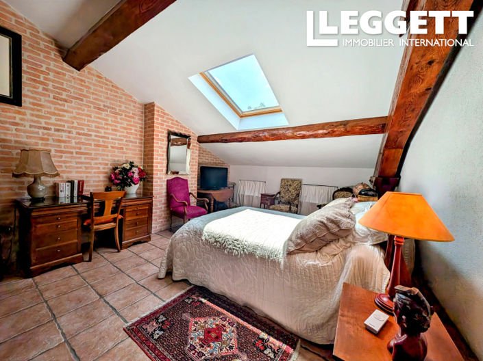 Image No.7-4 Bed House for sale