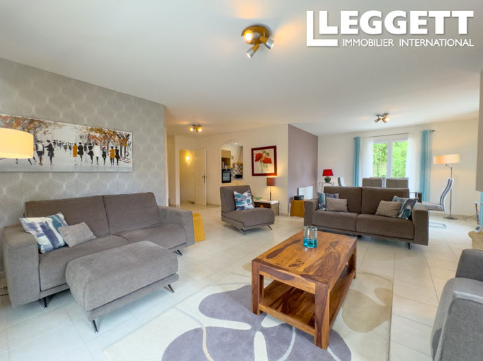 Image No.10-3 Bed House for sale