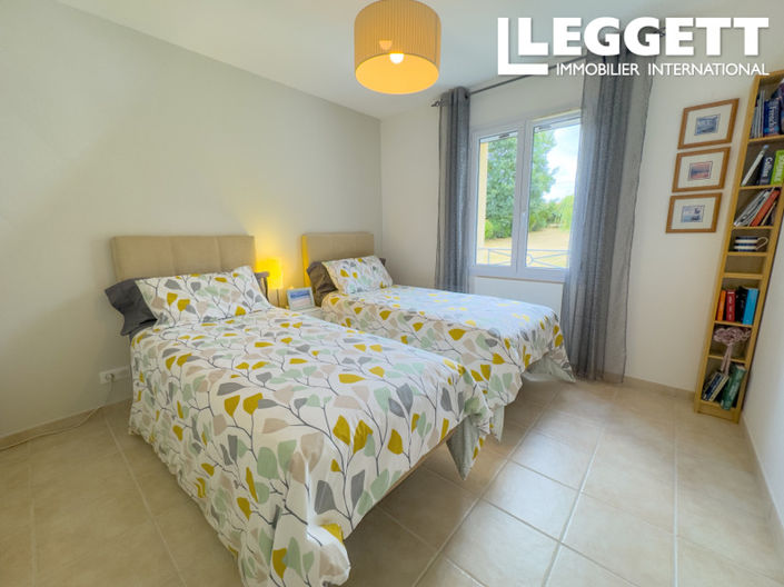 Image No.9-3 Bed House for sale