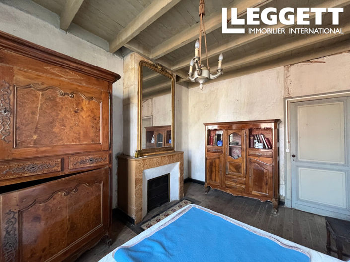 Image No.8-5 Bed House for sale