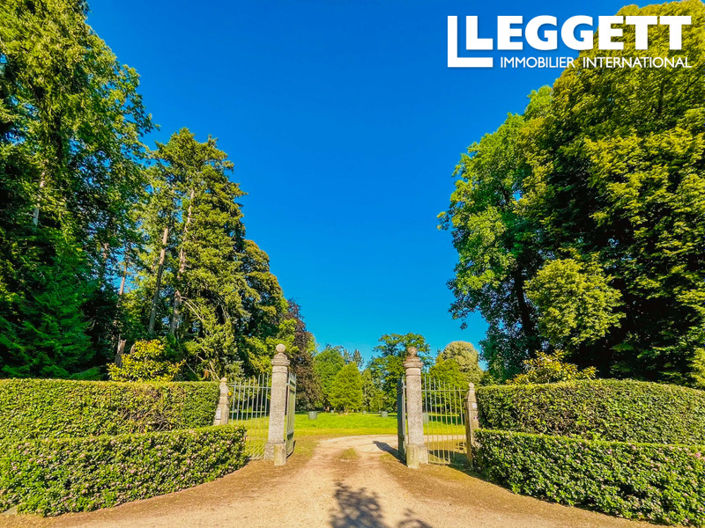 Image No.5-6 Bed Chateaux for sale