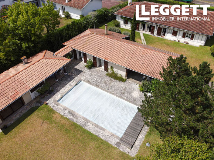 Image No.1-5 Bed House for sale