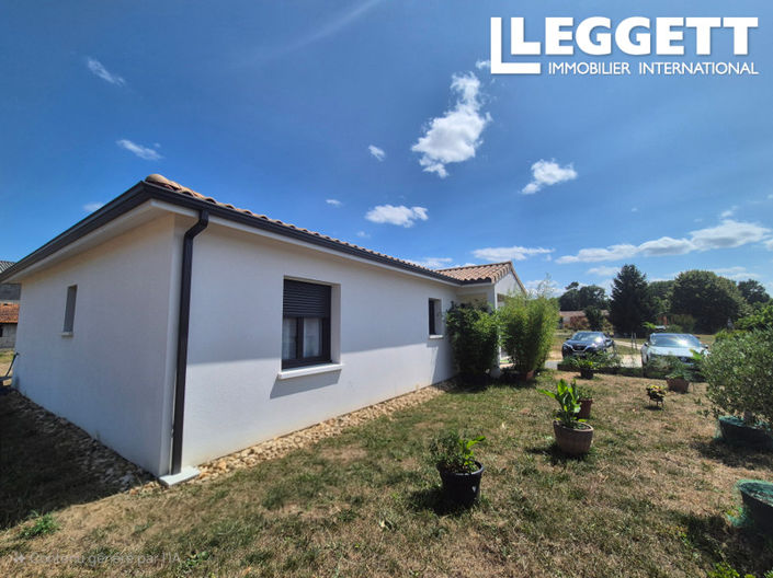 Image No.1-3 Bed House for sale
