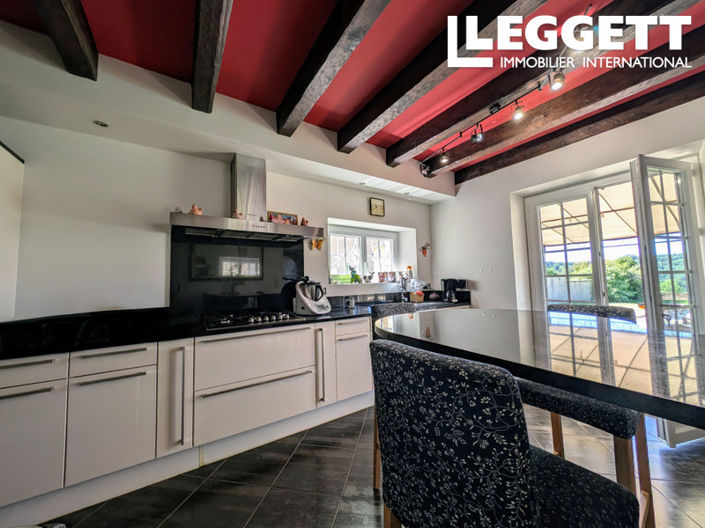 Image No.7-9 Bed House for sale